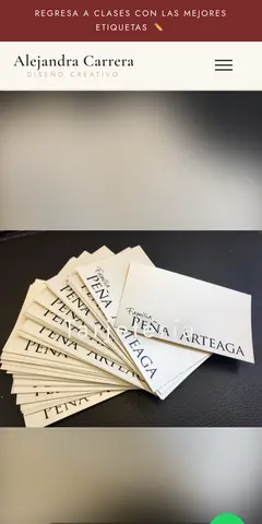 Sitio de Alejandra Carrera (alejandracarrera.com) visto en un celular
